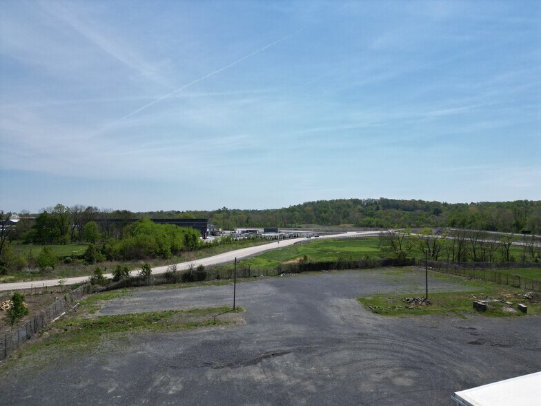 More Photos Of 622 Old Reading Pike, Stowe Truck Terminal For Lease