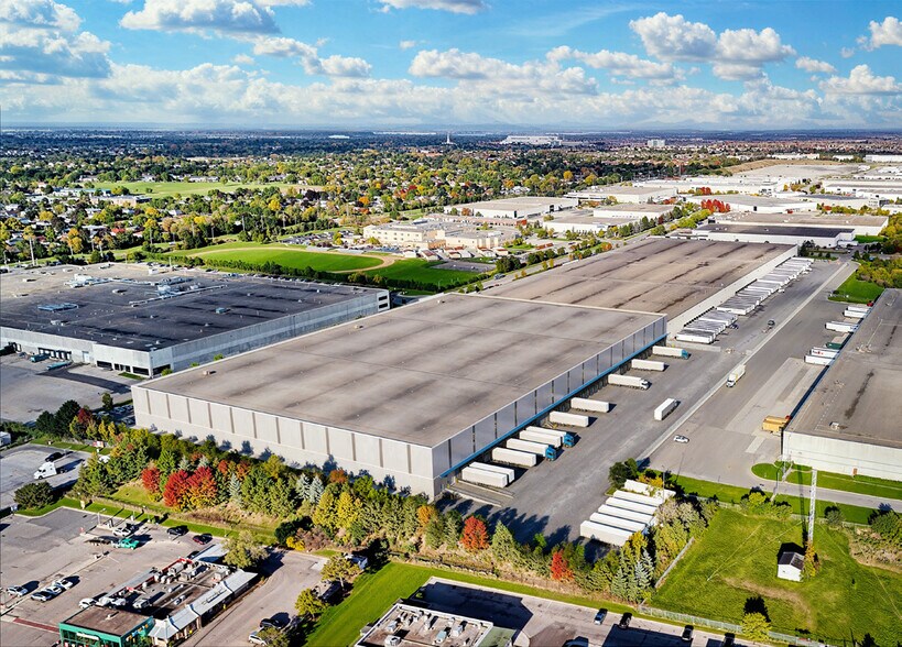More Photos Of 2 Bramkay St, Brampton Warehouse For Lease