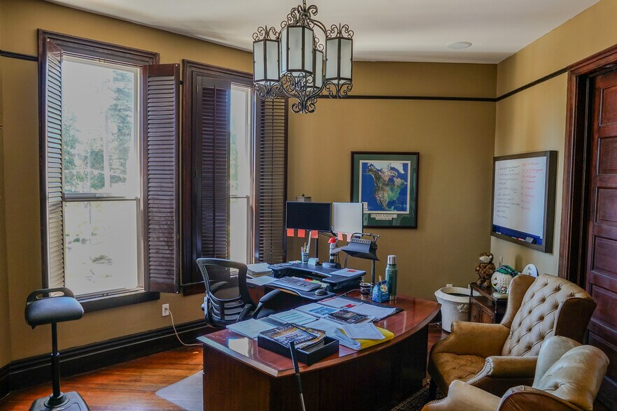 More Photos Of 26 Plaza Sq, Orange General Retail For Sale