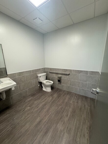 More Photos Of 3819-3827 Central Ave, Saint Petersburg Medical For Lease