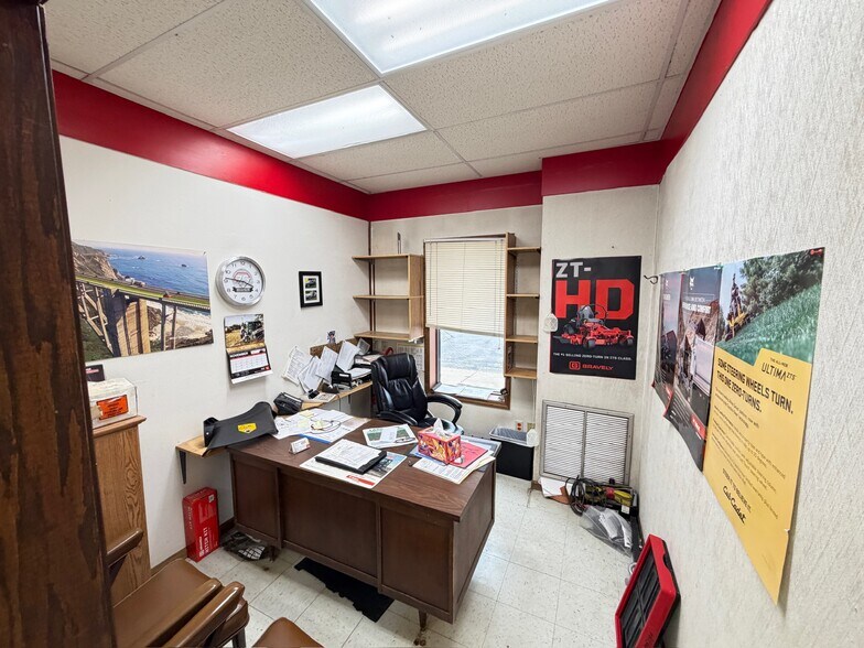 More Photos Of 4414 State Road 92, Brooklyn Industrial For Lease