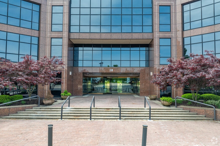 More Photos Of 30 Merchant St, Cincinnati Office For Lease