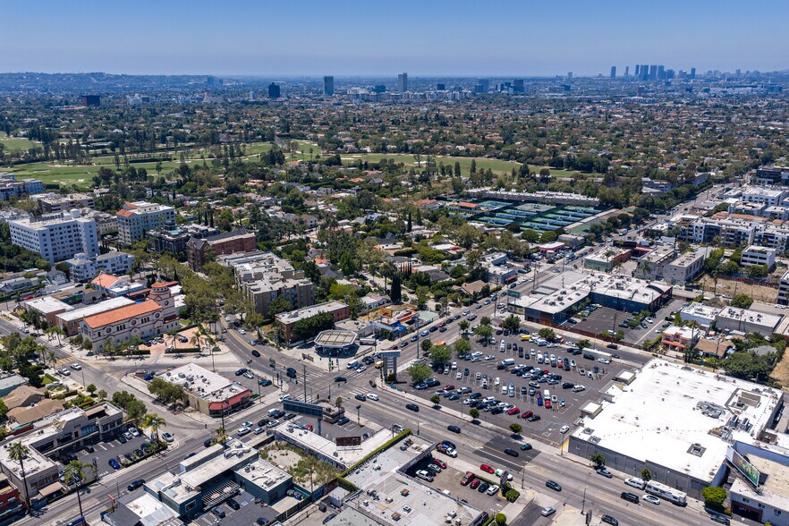 More Photos Of 5818-5820 Melrose Ave, Los Angeles Restaurant For Lease