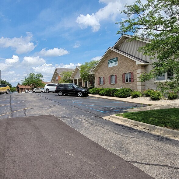 More Photos Of 8305 S Saginaw St, Grand Blanc Medical For Lease
