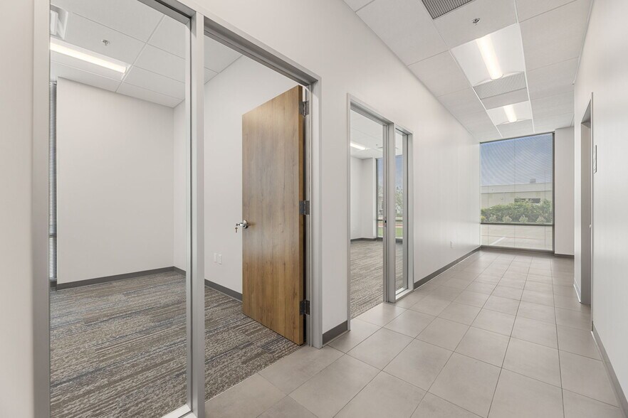 More Photos Of 3301 Enterprise Dr, Rowlett Warehouse For Sale