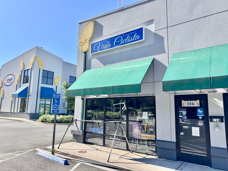 More Photos Of 100-116 E Fairfax St, Falls Church Unknown For Lease