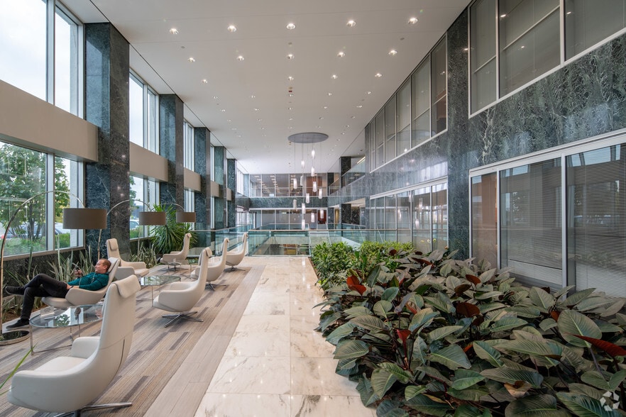 More Photos Of 333 E Butterfield Rd, Lombard Office For Lease