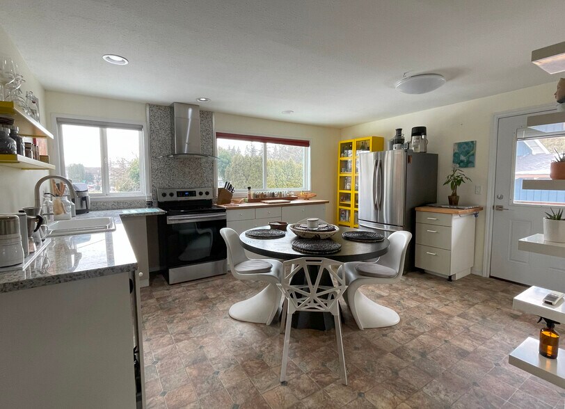 More Photos Of 300 NE 117th Ave, Vancouver Office Residential For Lease