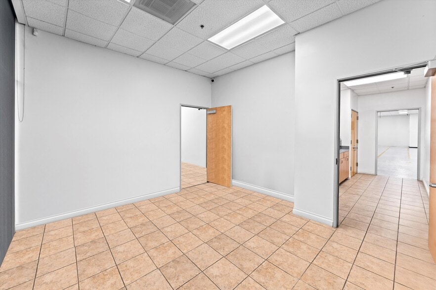 More Photos Of 7433-7439 Lampson Ave, Garden Grove Warehouse For Sale