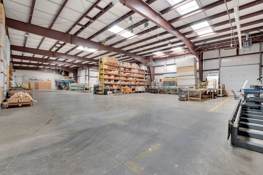 More Photos Of 1326 Progress Dr, Front Royal Flex For Sale