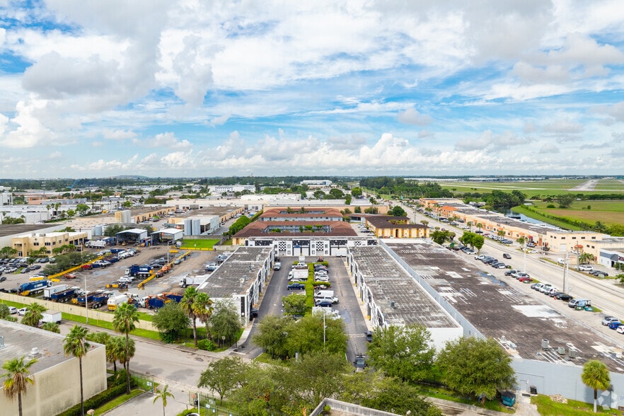 More Photos Of 13420-13432 NW 38th Ct, Opa Locka Warehouse For Lease