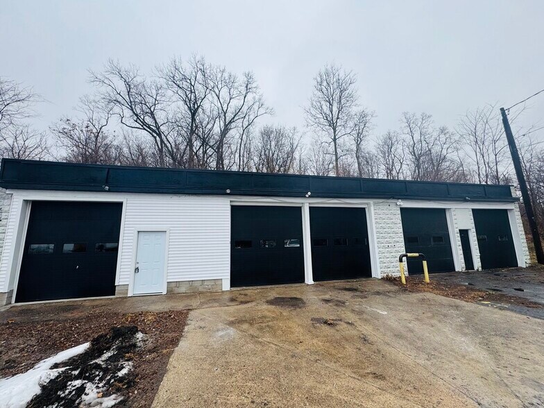 Primary Photo Of 326 Park St, West Springfield Showroom For Lease