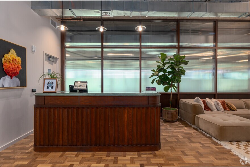 More Photos Of 2916 N Miami Ave, Miami Office For Lease