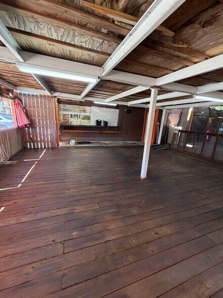 More Photos Of 1701 E Houston St, San Antonio Restaurant For Lease