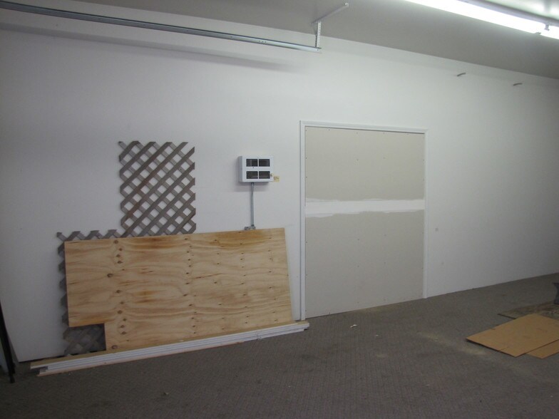 More Photos Of 162 Kemp St, Port Angeles Service For Sale