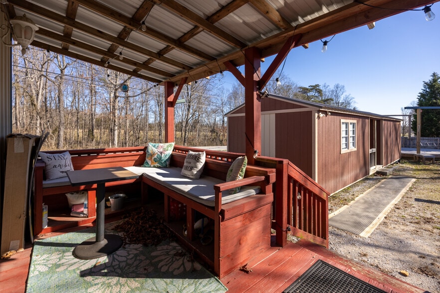 More Photos Of 6735 Wassom Memorial Hwy, Grandview General Retail For Sale