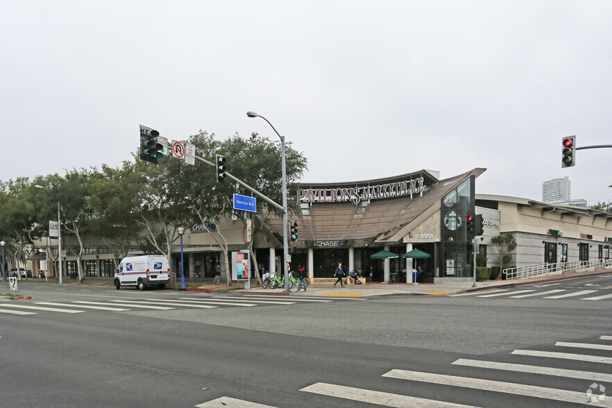 More Photos Of 8951 Santa Monica Blvd, West Hollywood Storefront For Lease