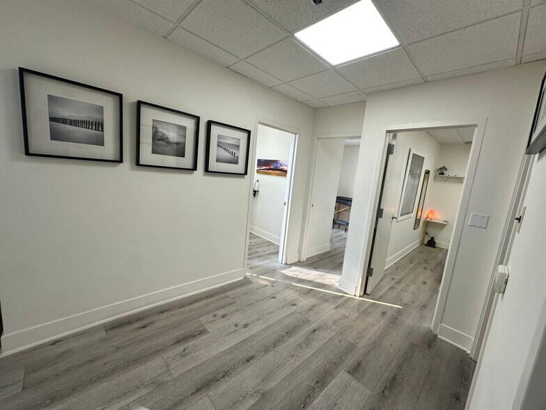 More Photos Of 16260 Ventura Blvd, Encino Medical For Lease