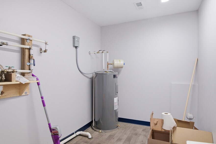 More Photos Of 5192 Dominion Dr, Dublin Warehouse For Sale