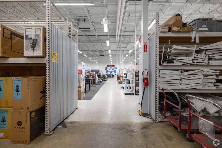 More Photos Of 1405-1409 Renaissance Blvd NE, Albuquerque General Retail For Sale