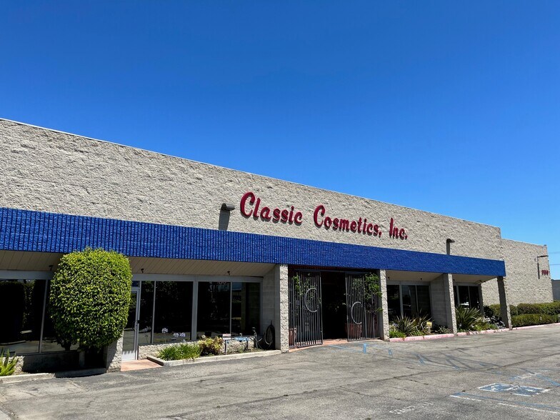 Primary Photo Of 9530 De Soto Ave, Chatsworth Manufacturing For Sale