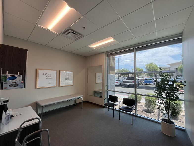 More Photos Of 2425 S Stearman Dr, Chandler Office For Lease
