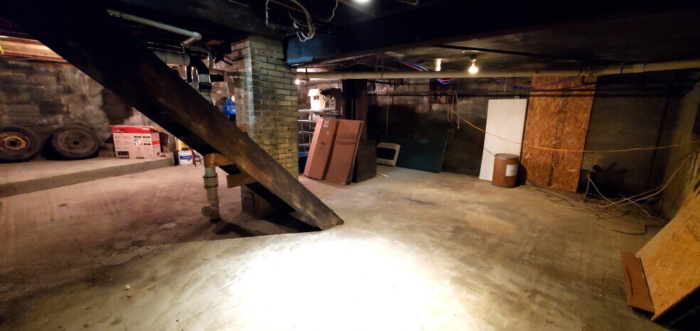 More Photos Of 163 Main St, Bruin Freestanding For Sale