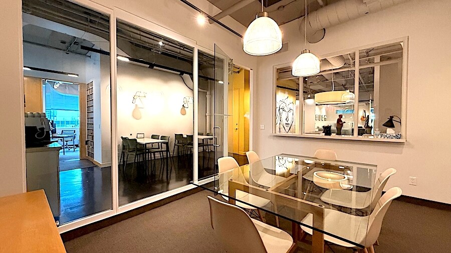 More Photos Of 119 Spadina Ave, Toronto Loft Creative Space For Lease