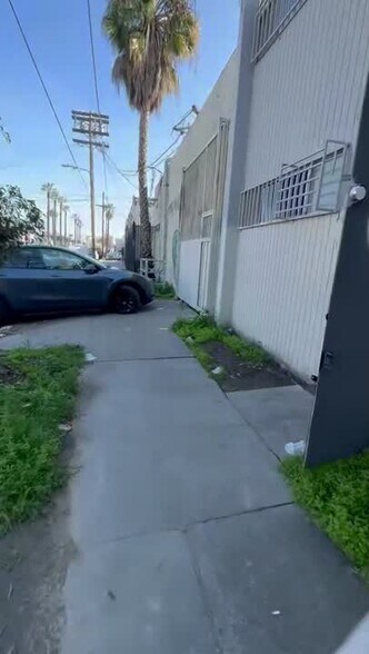 Primary Photo Of 1348 E 15th St, Los Angeles Warehouse For Lease