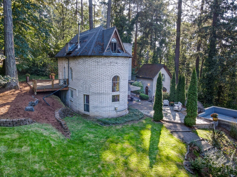 More Photos Of 1820 E 28th Ave, Eugene Multifamily For Sale