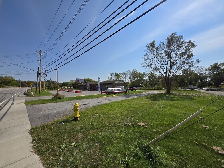 More Photos Of 2467 Clinton St, West Seneca Carwash For Sale