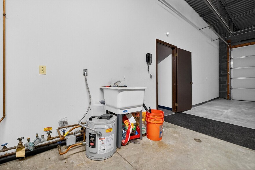 More Photos Of 7027 Spinach Dr, Mentor Warehouse For Sale