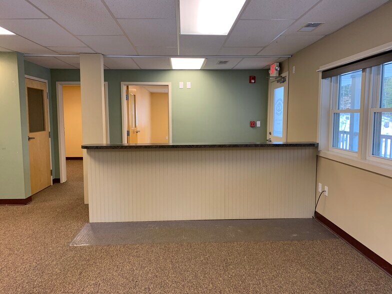 More Photos Of 43 North Rd, Deerfield Office Residential For Lease