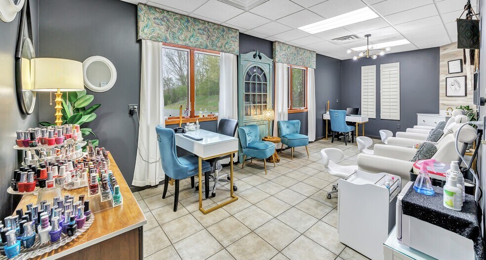 More Photos Of 1780 S Koeller St, Oshkosh Flex For Sale
