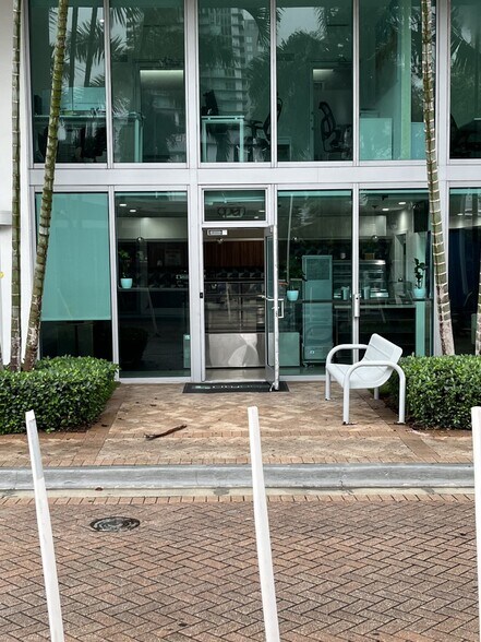 More Photos Of 350 S Miami Ave, Miami Apartments For Sale