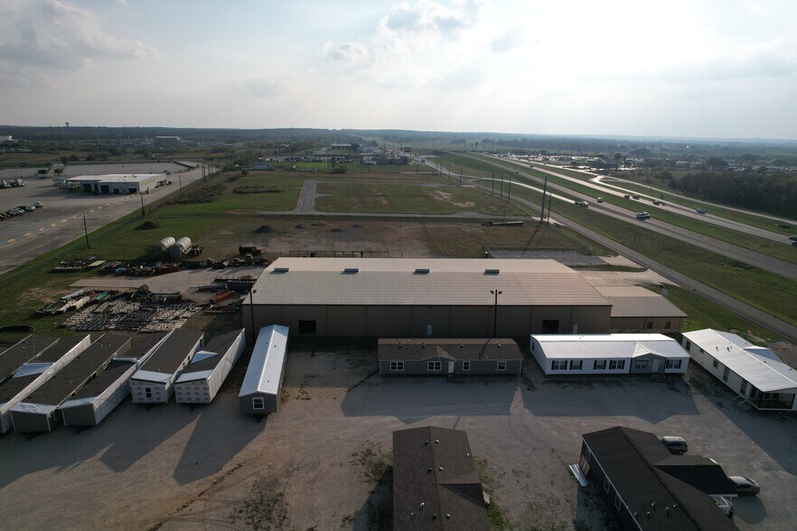 More Photos Of 19940 I-37, Elmendorf Warehouse For Sale