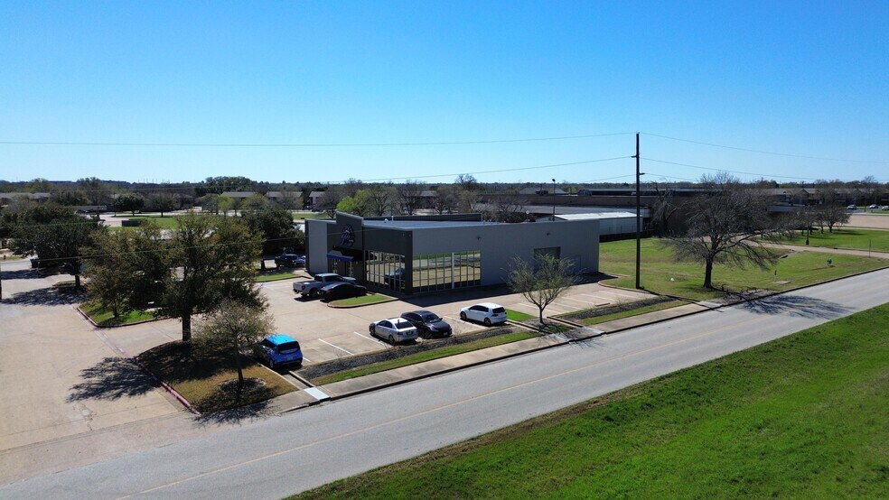 More Photos Of 2144 Harvey Mitchell Pky S, College Station Freestanding For Sale