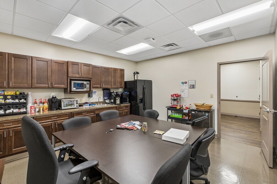 More Photos Of 8030 Camp Bowie West Blvd, Fort Worth Medical For Sale