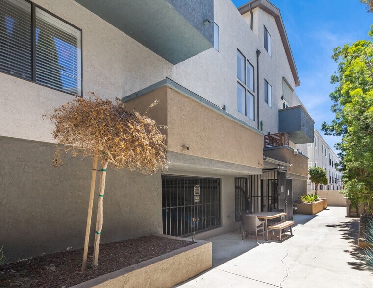 More Photos Of 5325 Denny Ave, North Hollywood Apartments For Sale
