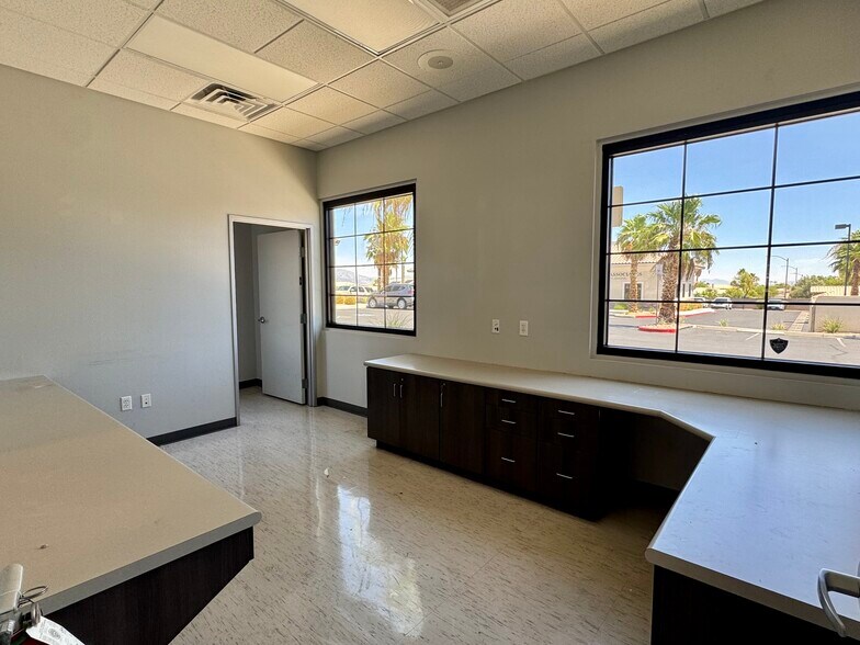 More Photos Of 8988 W Cheyenne Ave, Las Vegas Medical For Lease
