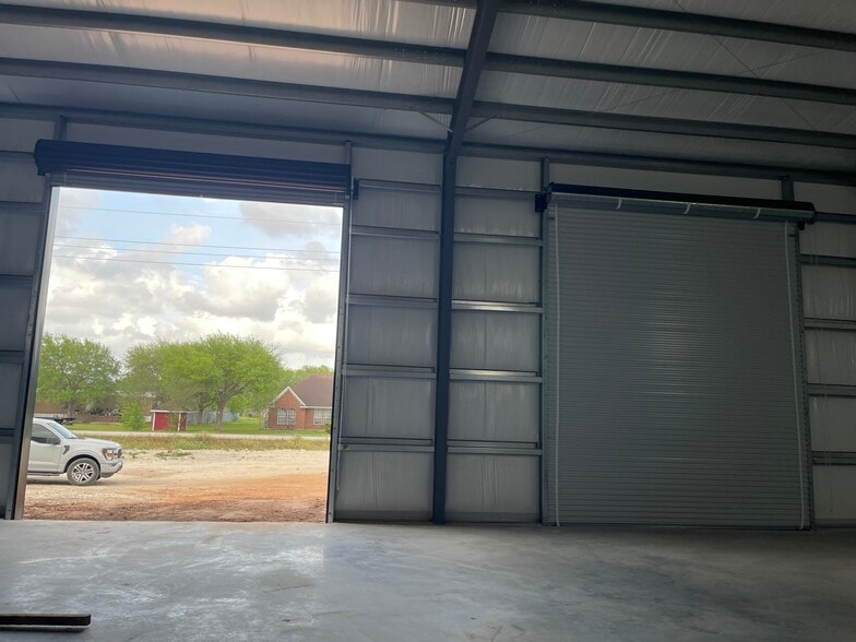 More Photos Of 1212 Cottonwood Church Rd, Rosenberg Warehouse For Lease