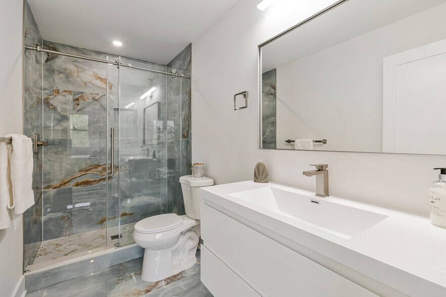 More Photos Of 1140 17th St NE, Washington Apartments For Sale