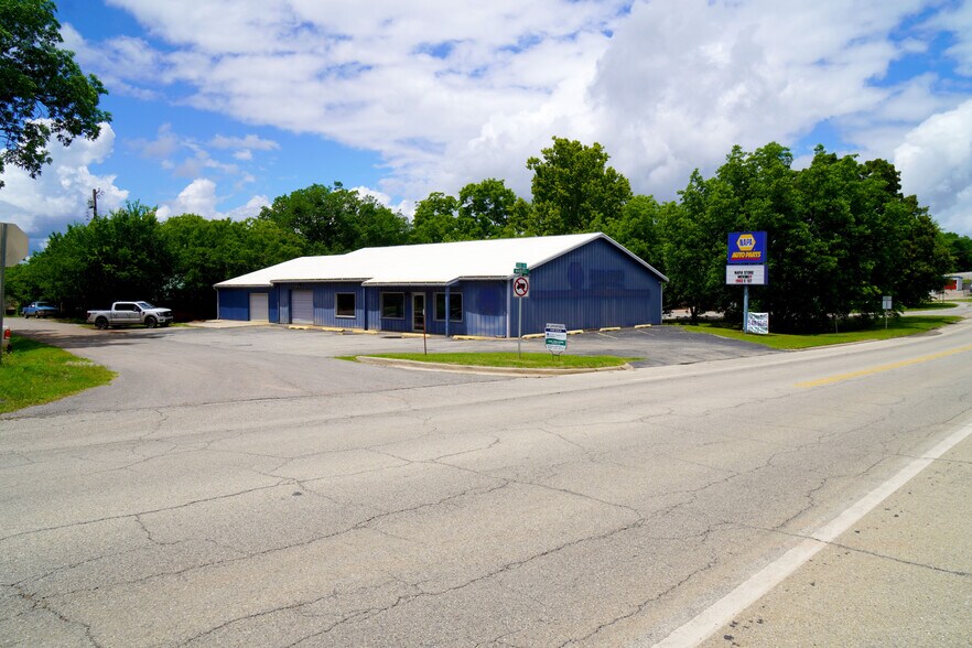 Primary Photo Of 106 W 3rd St, Chandler Auto Repair For Sale