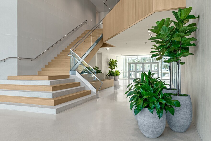 More Photos Of 12357-C Riata Trace Pky, Austin Unknown For Lease