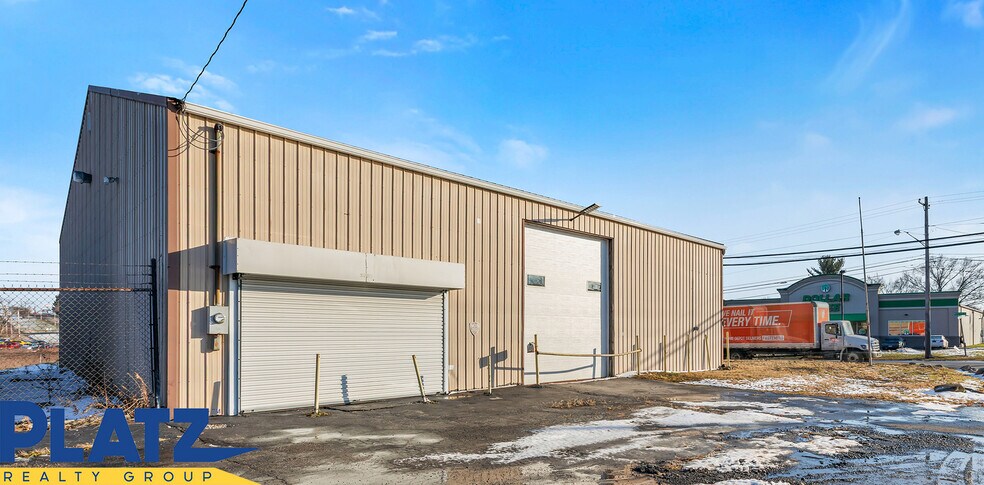 More Photos Of 2000 McCartney Rd, Youngstown Warehouse For Sale