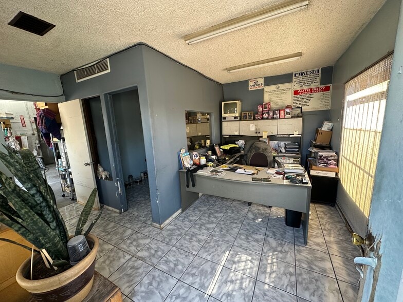 More Photos Of 1429 W 5th St, Santa Ana Auto Repair For Sale