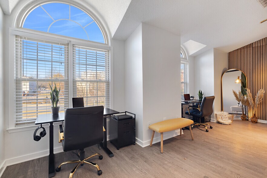 More Photos Of 8301-8323 Cherry Ln, Laurel Medical For Lease