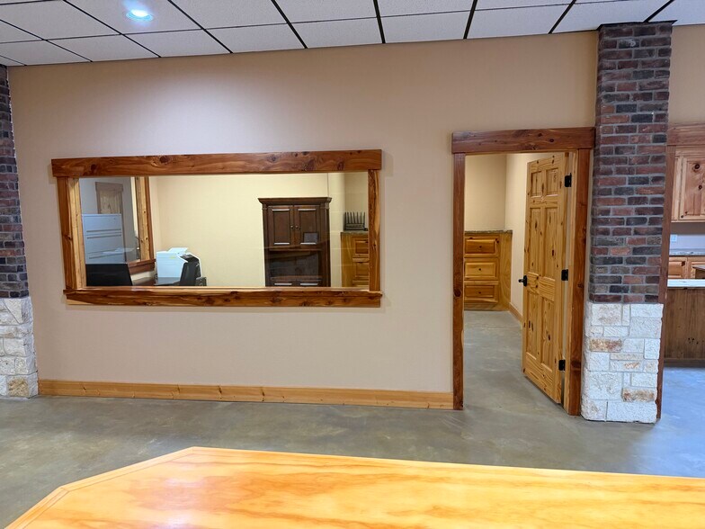 More Photos Of 1274 Blake Rd, Conroe Office For Lease