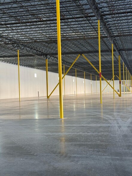 More Photos Of 115 Parkway Dr, Rincon Unknown For Lease