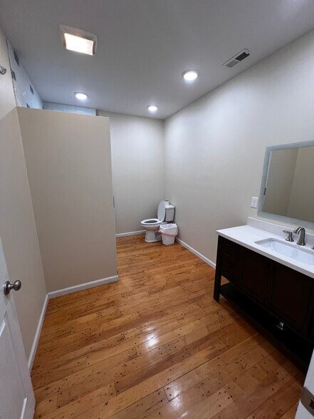 More Photos Of 1 S Main St, Granite Falls Warehouse For Sale